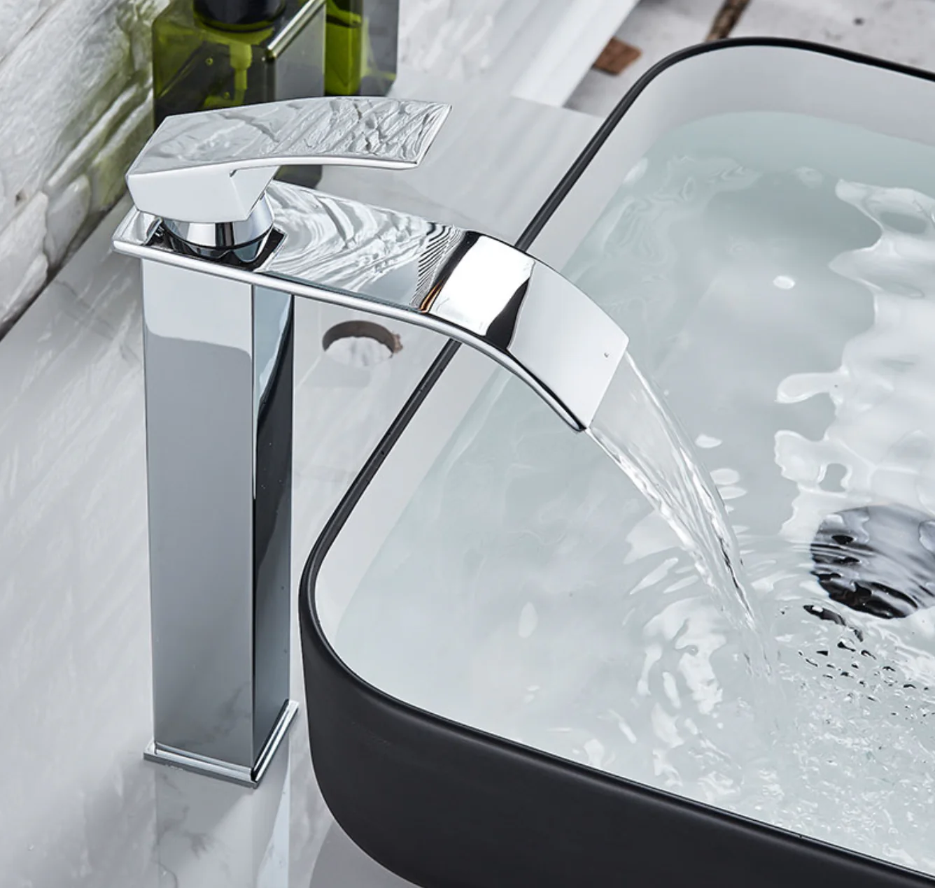 Voorkant -Badkamer Luxe wastafelkraanchroomhoogplatteuitloop2